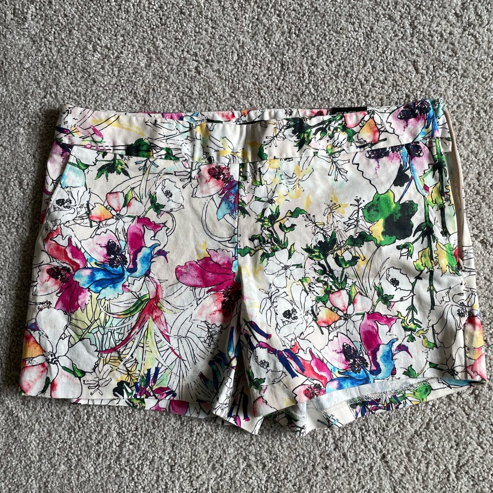 NWT Floral print shorts from Express. Size 6, 4 1/2 inseam.